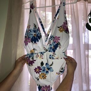 Cupshe one piece bathing suit